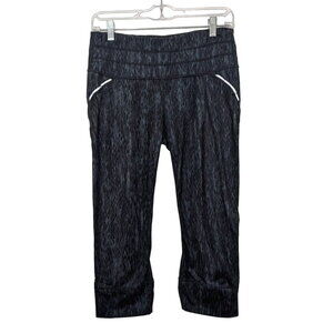 Athleta Chaturanga Capri Legging Pocket Activewear Pants Black Gray M